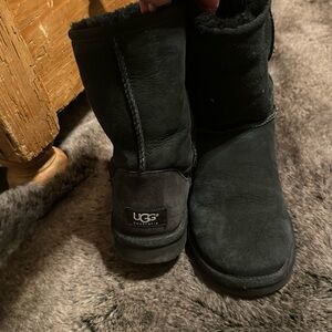 Classic black Uggs sz 7